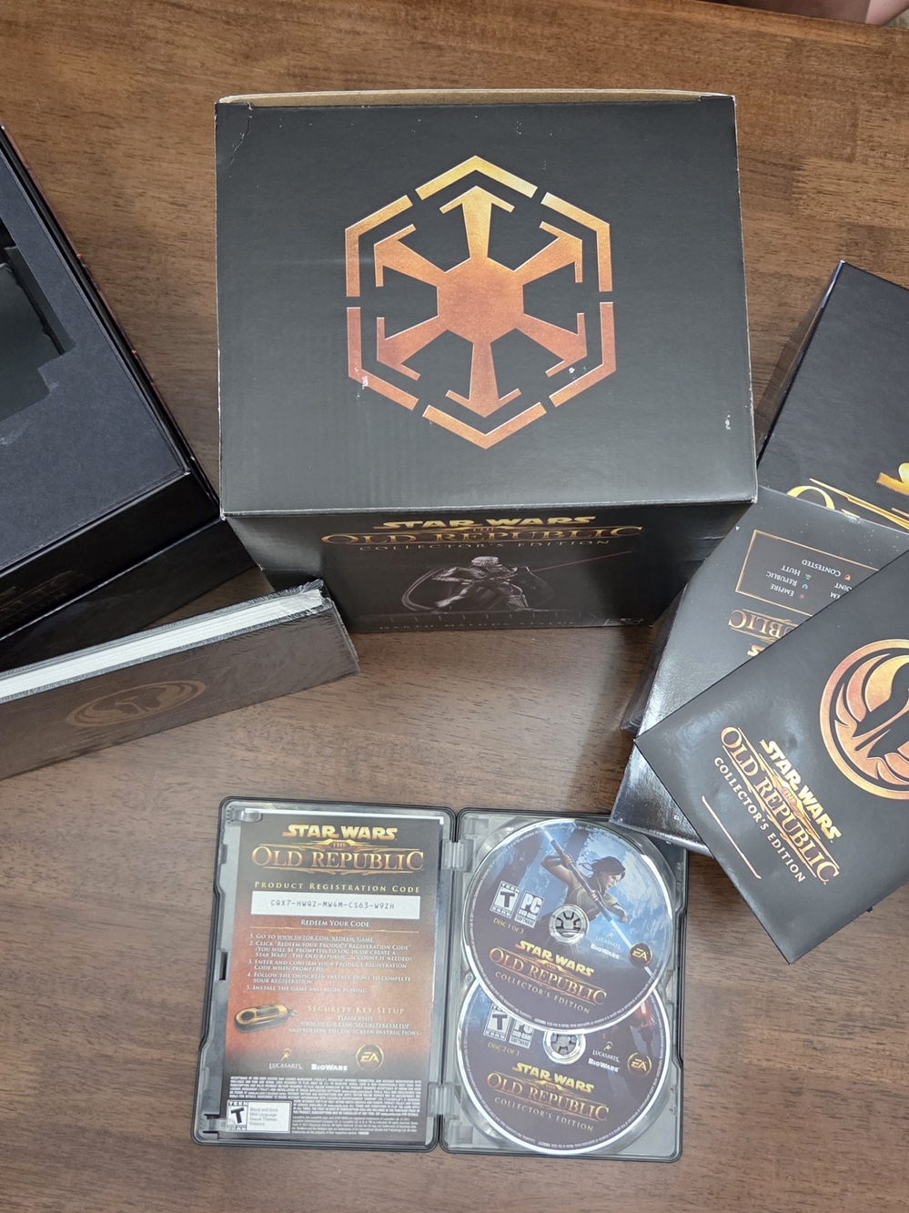 Star Wars: The Old Republic Collector's Edition - Black & Gold Box Set